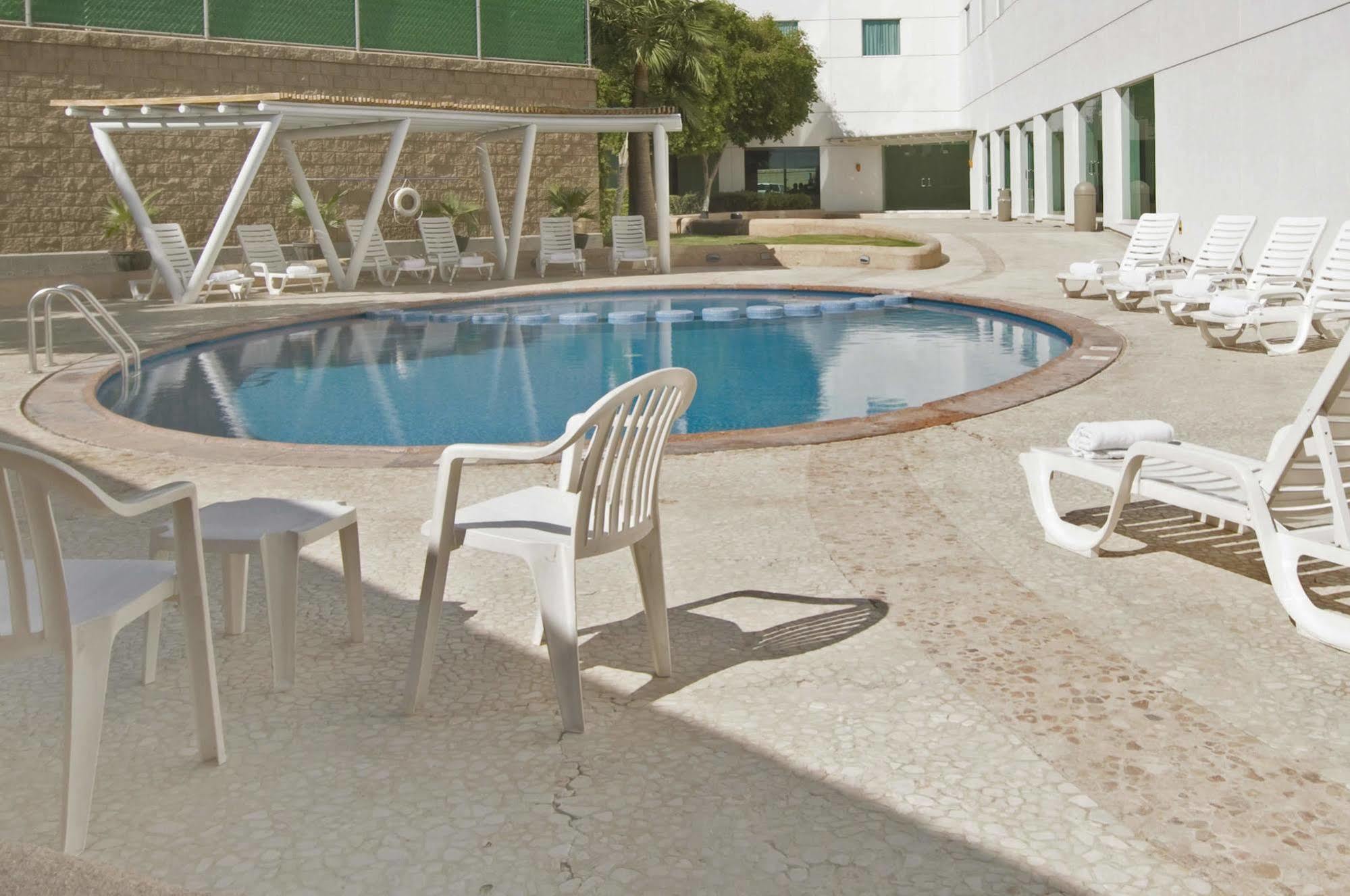 Fiesta Inn Mexicali Buitenkant foto