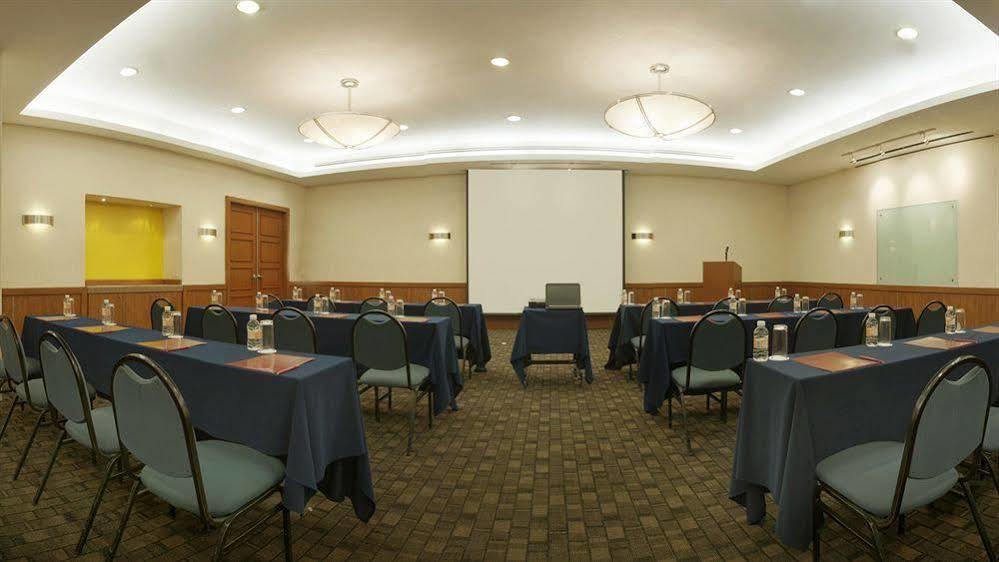 Fiesta Inn Mexicali Buitenkant foto